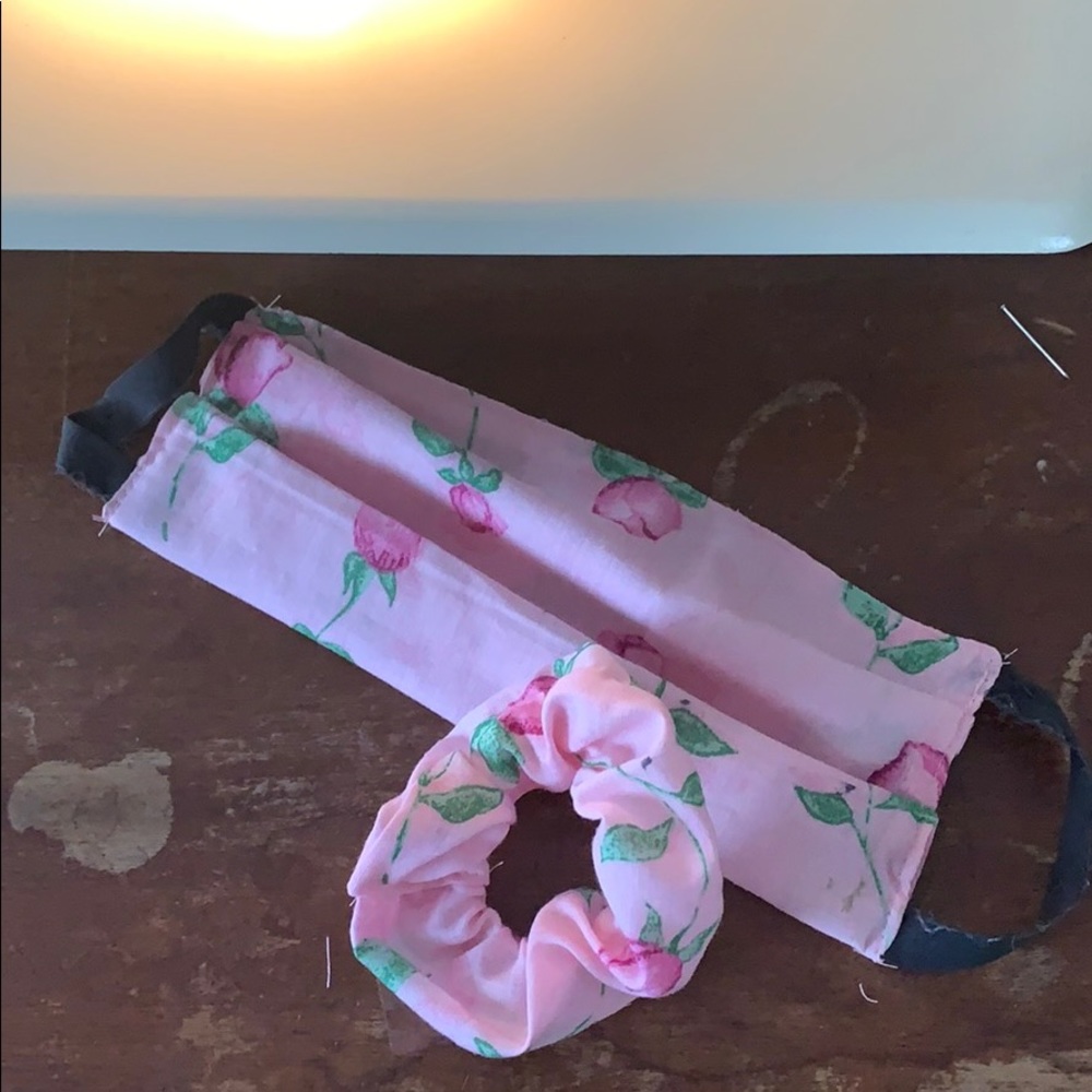 Face mask and matching scrunchie